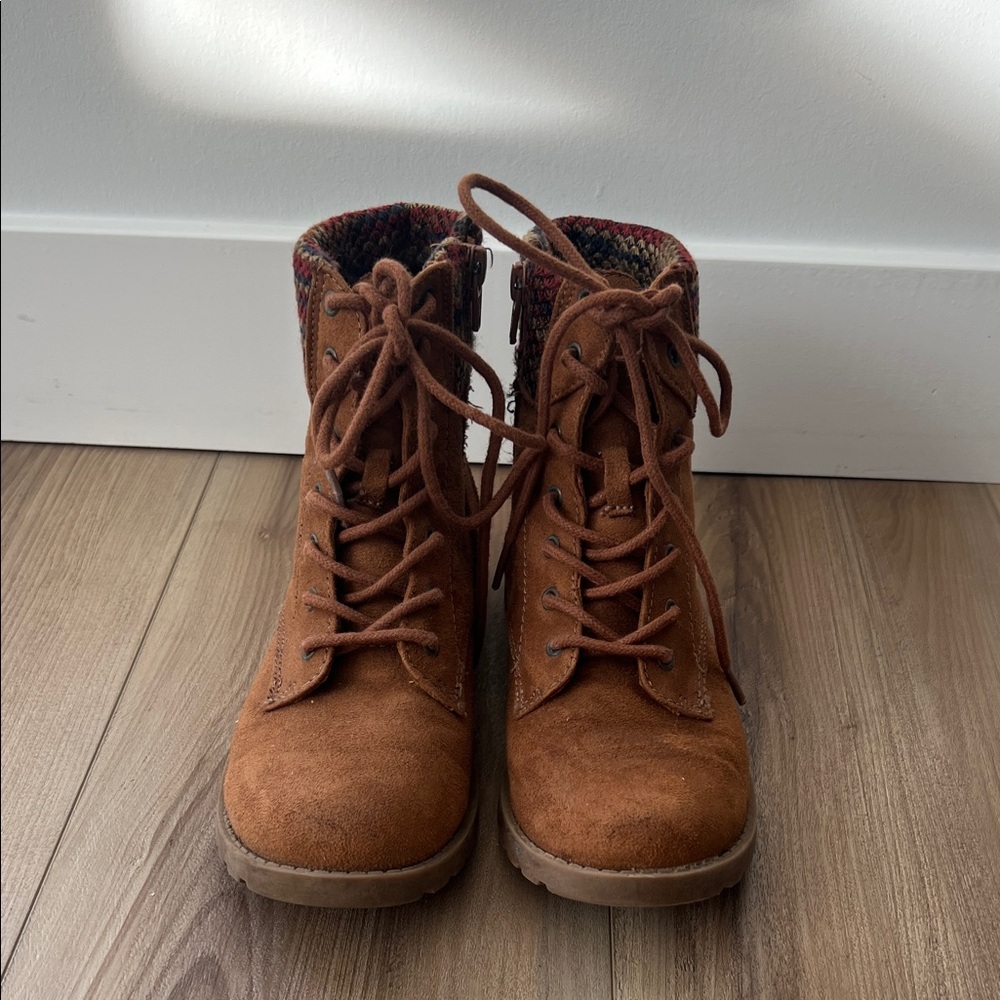 American Eagle Outfitters Tan Lace-Up Suede Boots kids Girl - Size 2.5